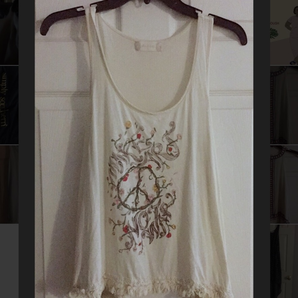 Altar’d State Graphic Tank🌸